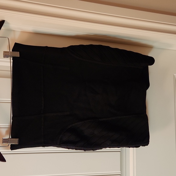 Ladies aritzia Wilfred skirt - Picture 1 of 4